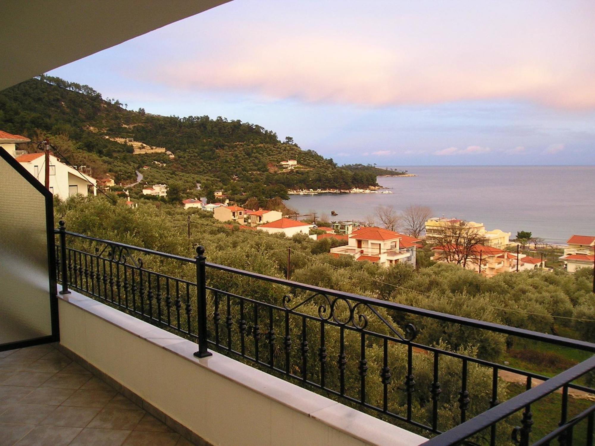 Golden Beach Inn Chrisi Ammoudia Eksteriør billede