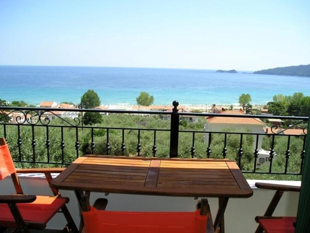 Golden Beach Inn Chrisi Ammoudia Eksteriør billede